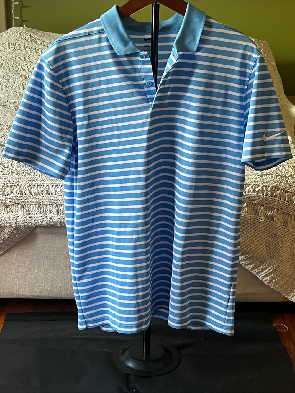 Nike Dri Fit Men's Large Blue and White Striped Polo Golf Shirt